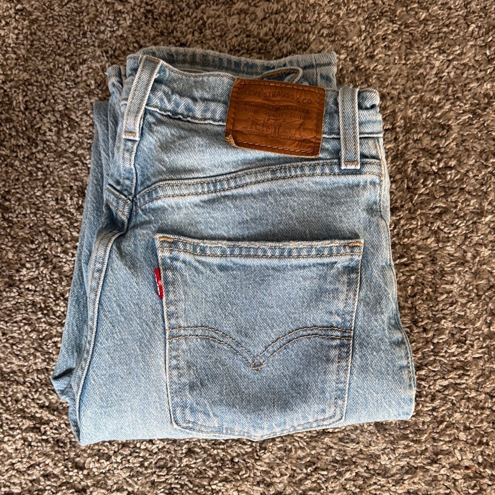 Men's Light Blue Jeans